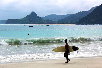 Lombok Selong Belanak Surfing looks promising