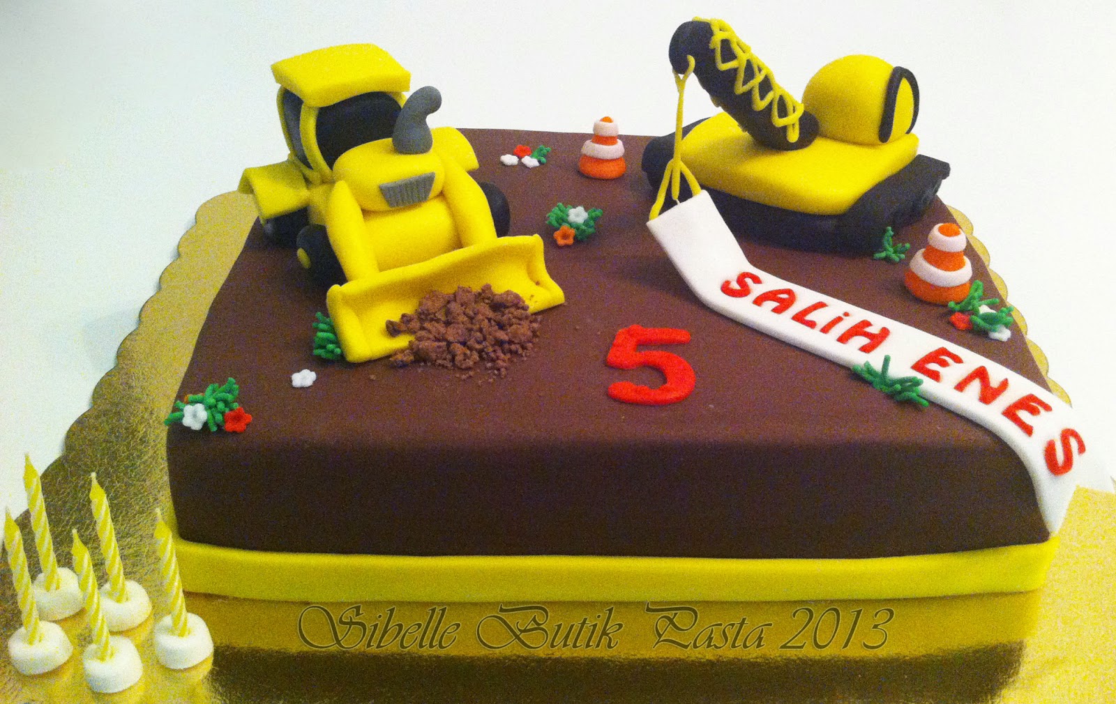 Sibelle Butik Pasta ve Kurabiye KEPÇELİ PASTA5 , CUPCAKE VE MİNİ