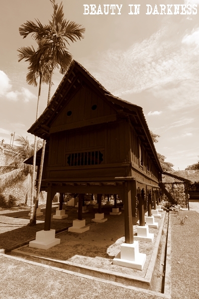 Beauty In Darkness Istana Ampang Tinggi and Rumah Negeri Sembilan
