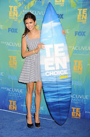 Nina Dobrev Upskirt Panty Flashing At Teen Choice Awards In LA Nina Dobrev Upskirt Panty Flashing At Teen Choice Awards In LA