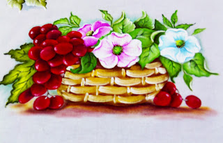 pintura de cesto de uvas rosadas e flores eglantines