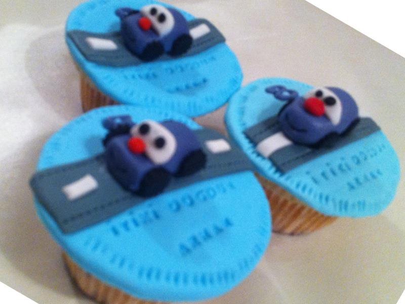 Zeyyo Butik Kurabiye Arhan�ın Arabalı Doğum Günü CupCakeleri )