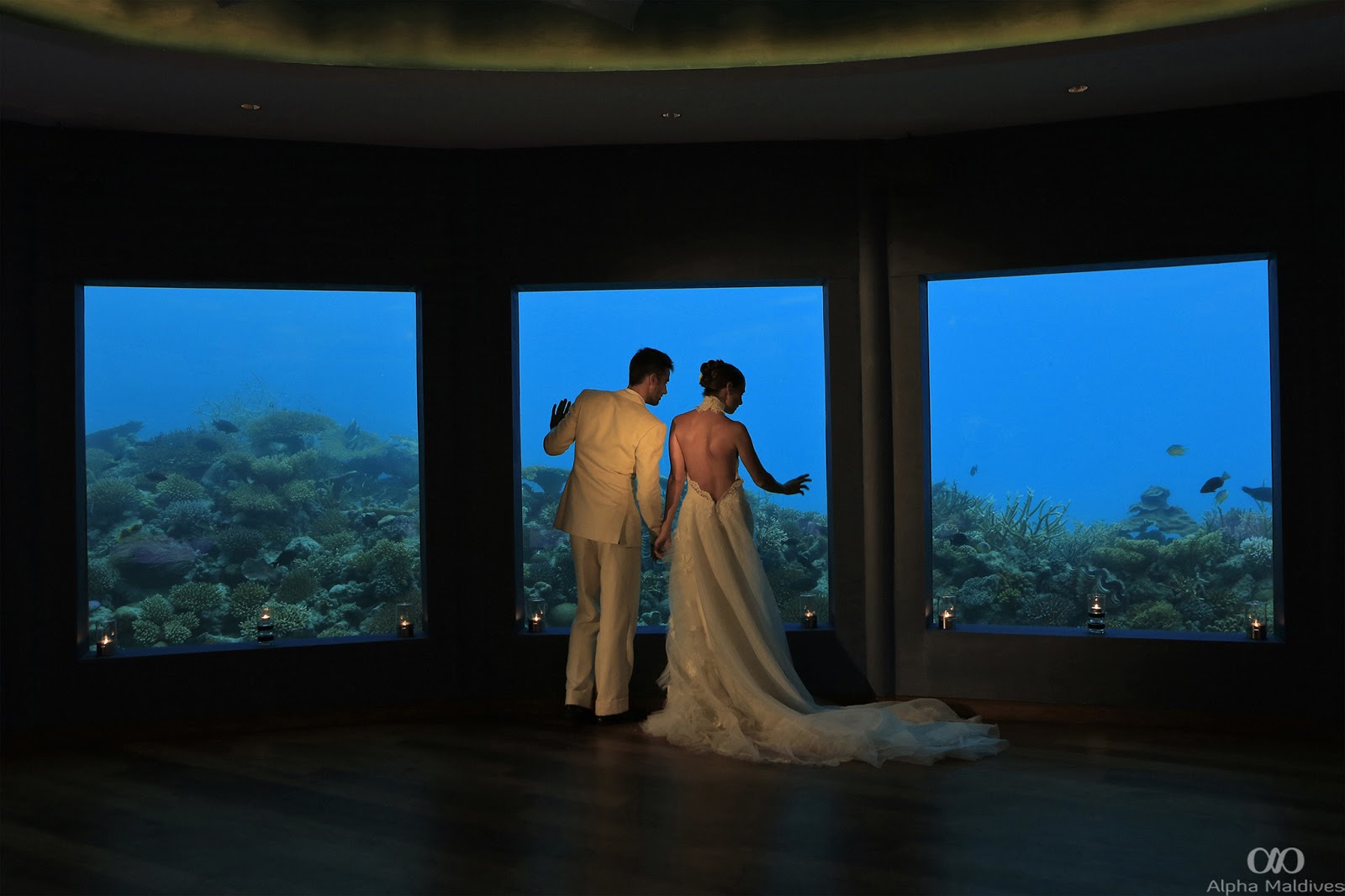 Nhà hàng dưới nước huyền ảo tại Maldives 11