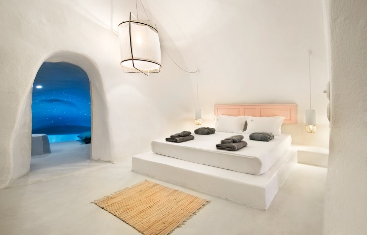 Sophia Suites – Elegant Retreat in Santorini, Hellas (Greece) Sophia Suites – Elegant Retreat in Santorini, Hellas (Greece)