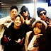 f(x)'s Amber snap a group picture with Lovelyz's Kei, Tiger JK, Bizzy, and Bang Yongguk