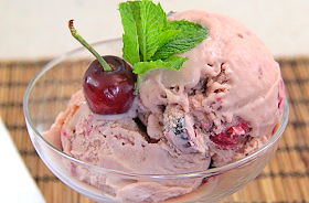 25 Creative Ice Cream Flavors + 6 Serving Ideas and No-Churn Recipes on Diane's Vintage Zest!