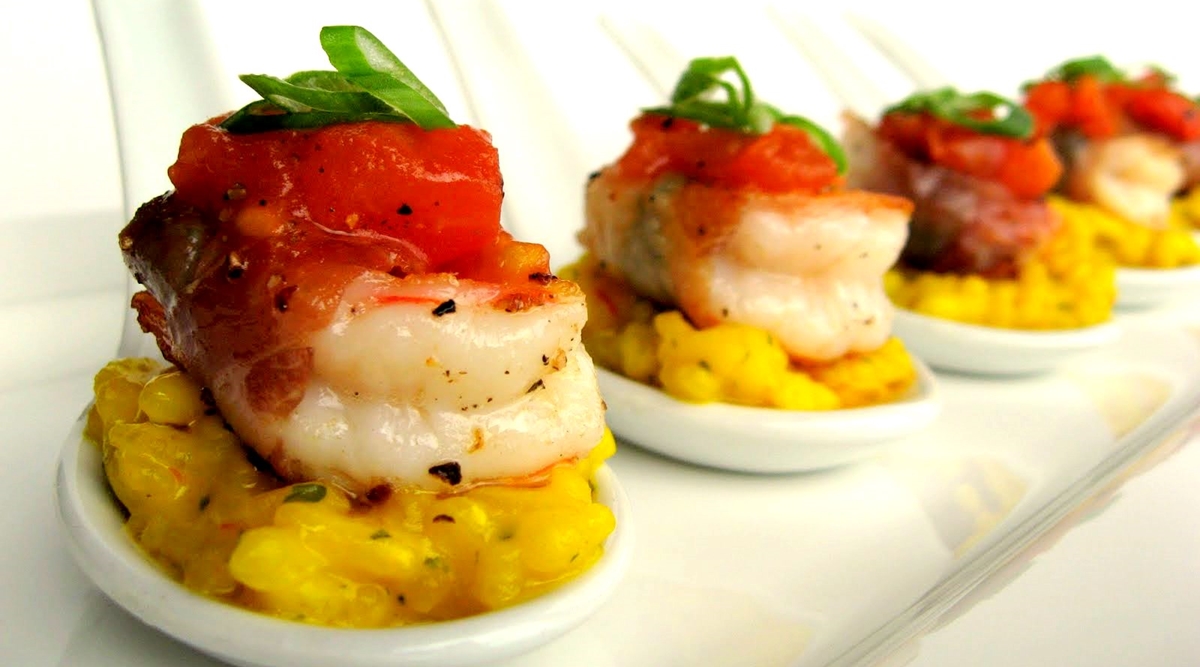 Oh yes it's Ladies night and I feel alright... ANNIE Online