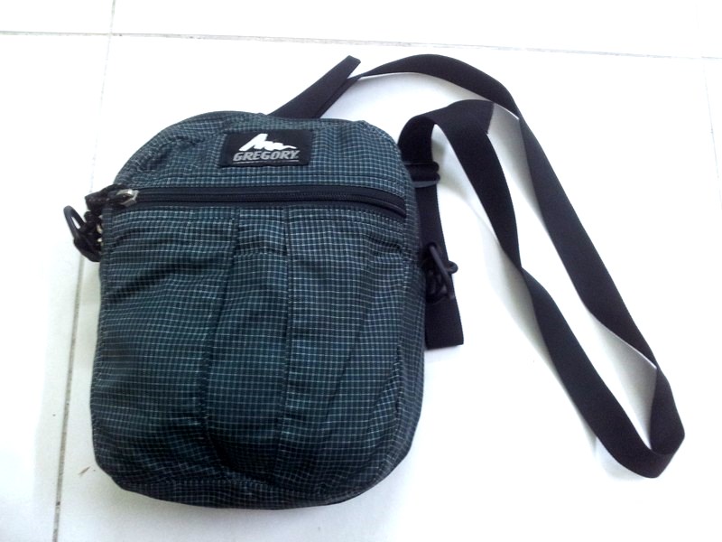 C A P T A I N S T O R E Vintage Gregory Sling Bag Made In c a p t a i n s t o r e vintage gregory sling bag made in