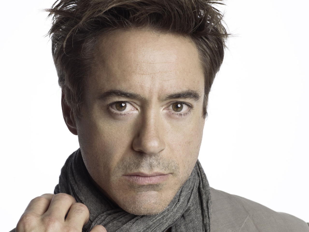 http://1.bp.blogspot.com/-Ur5hjsxpF0E/T6UPLl1vE_I/AAAAAAAABtM/gUNm9q2WqOA/s1600/robert_downey_jr-1280x960.jpg