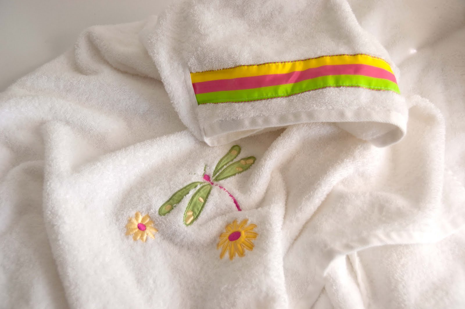 Aesthetic Nest Sewing Hooded Bath Towels