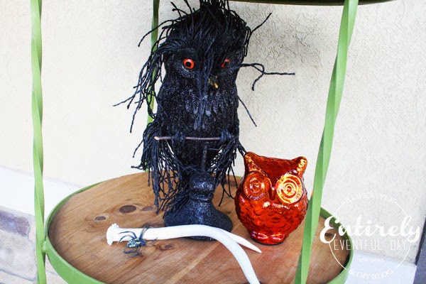 Halloween Porch Decorating Series. So many awesome Halloween decorating ideas. Click to see more! #halloween