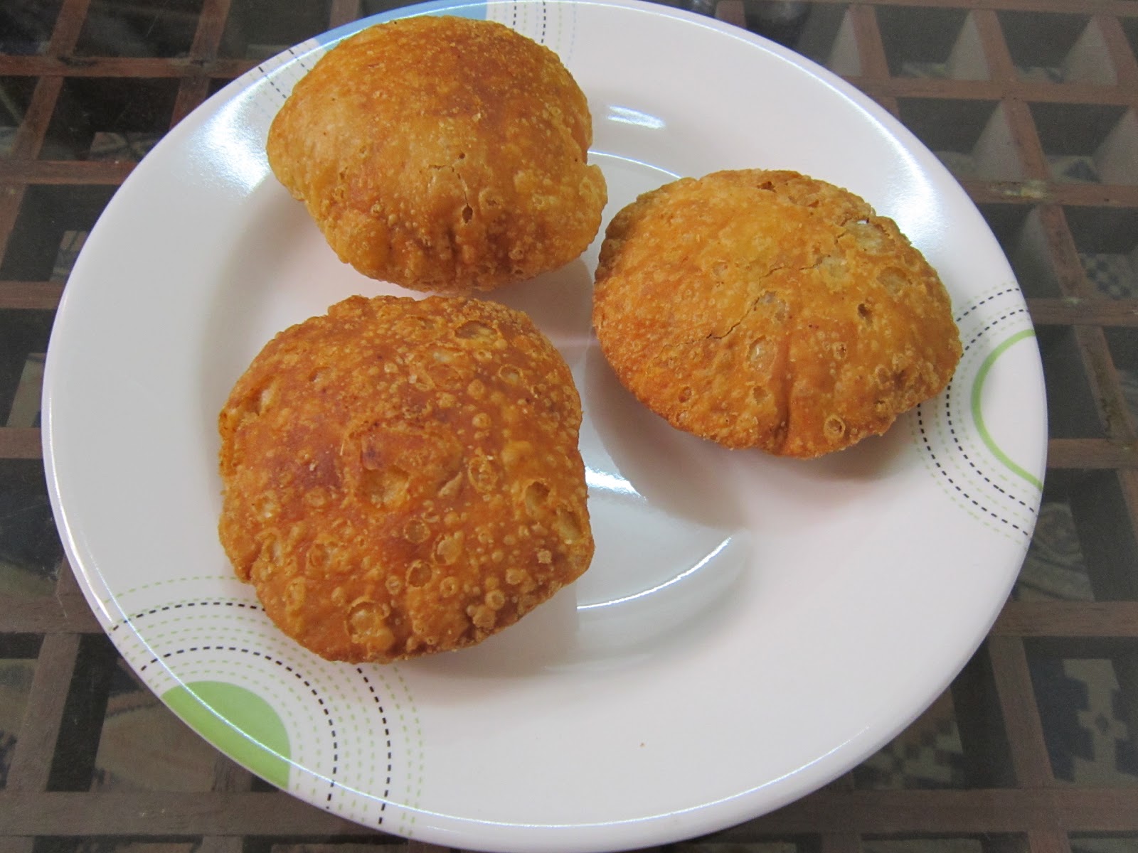 Gujrati masala kachori (spicy, stuffed indian snack) » Maayeka