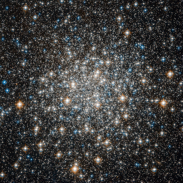 Globular Cluster M10 as seen by Hubble