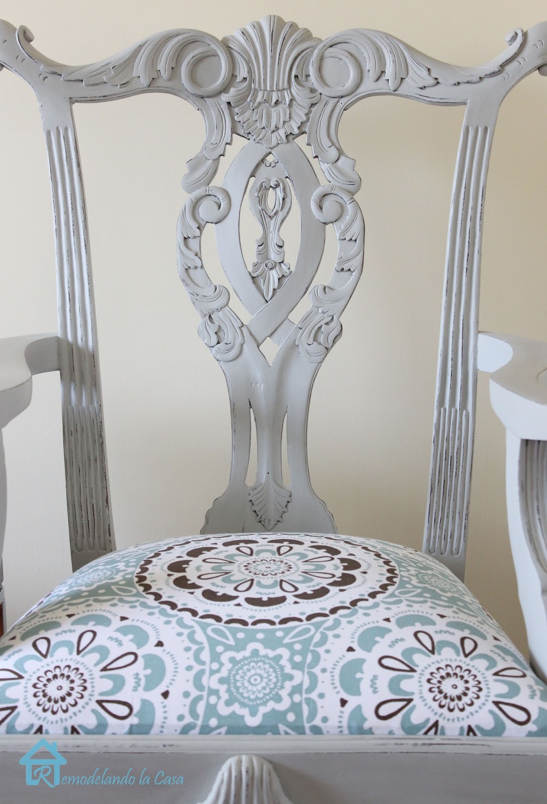 My First Experience with Chalk Paint Chippendale Chair Remodelando la Casa