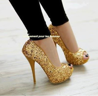 chaussure couleur or