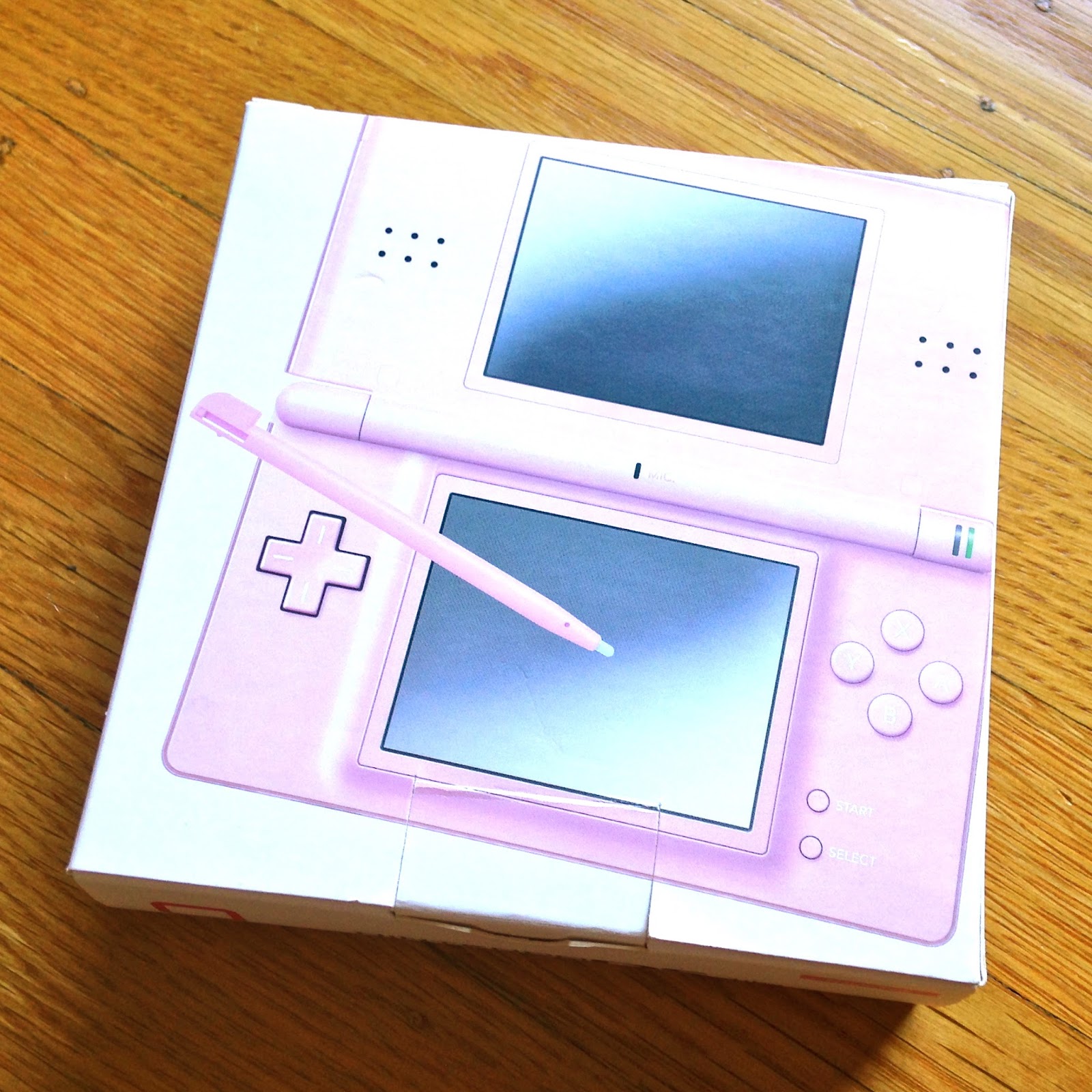 The Gay Gamer: Nice Package! ('Noble Pink' Nintendo DS Lite)