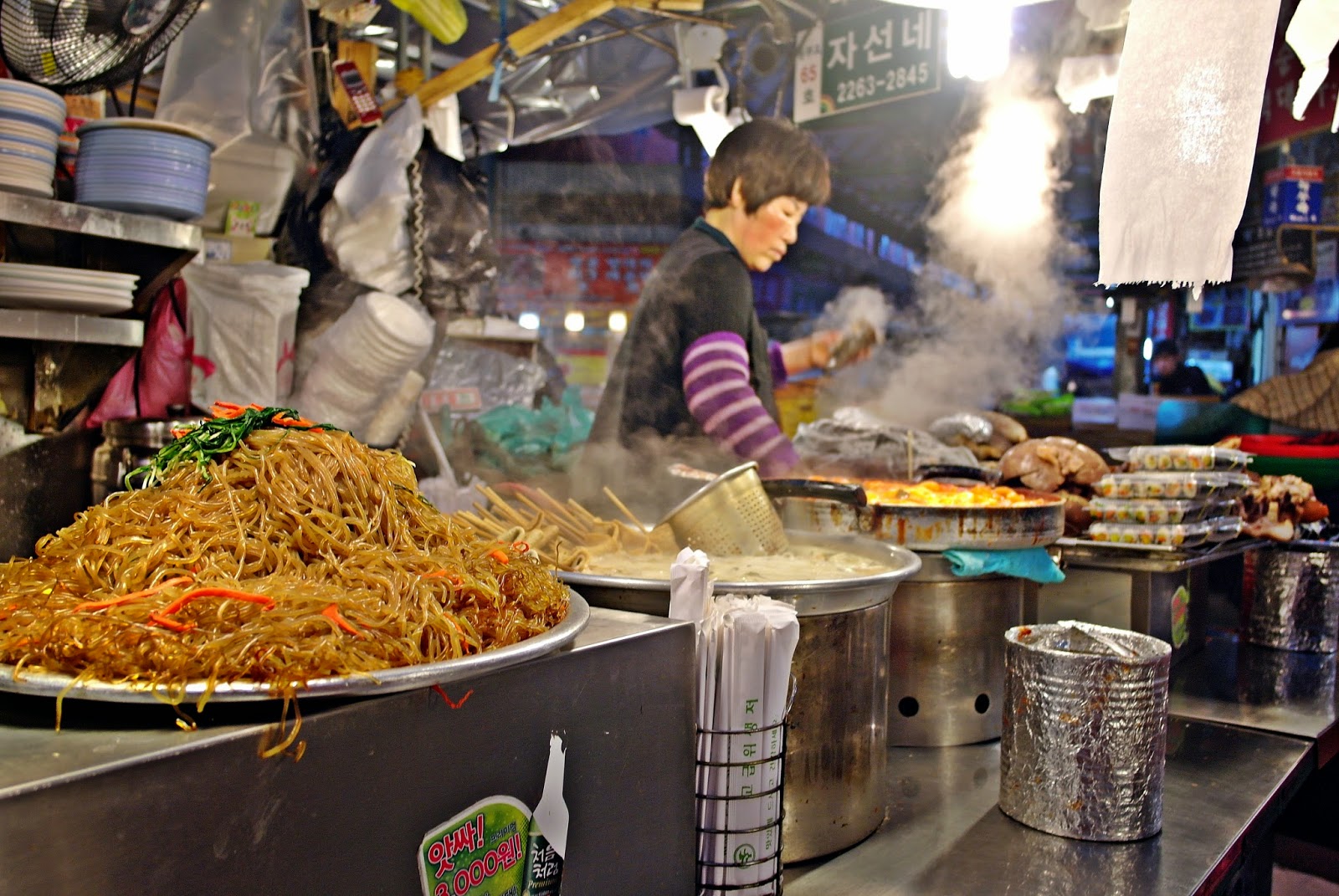 Japchae, Odaeng, Tteokbokki, bite-sized Gimbap, Sundae, Jokbal,... Traditional Gwanjang Market | www.meheartseoul.blogspot.com
