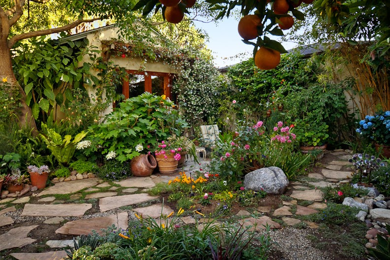 2018 Mar Vista Green Garden Showcase: 2564 Armacost Avenue - Cluster 1