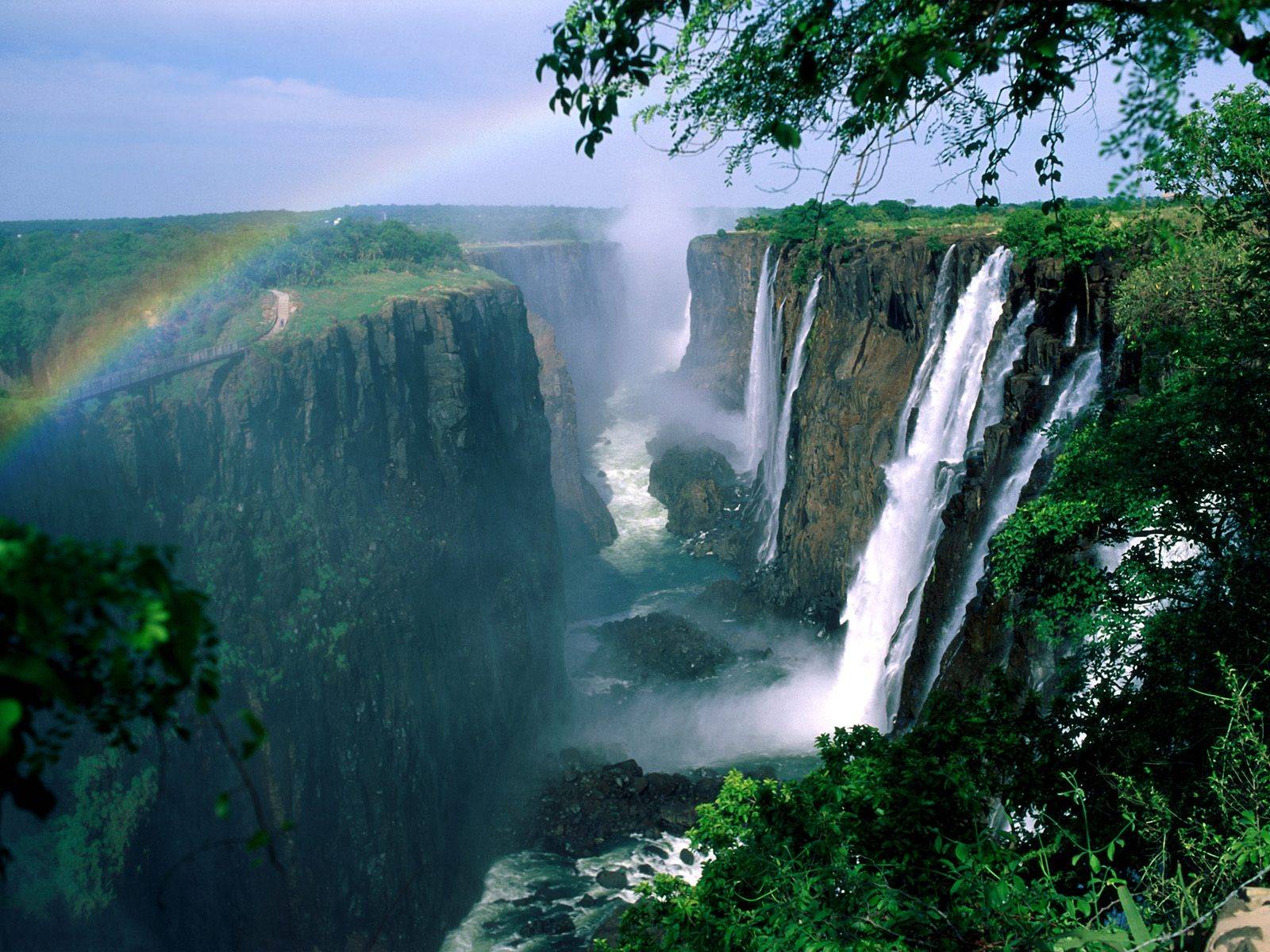 Victoria-Falls-Zimbabwe.jpg