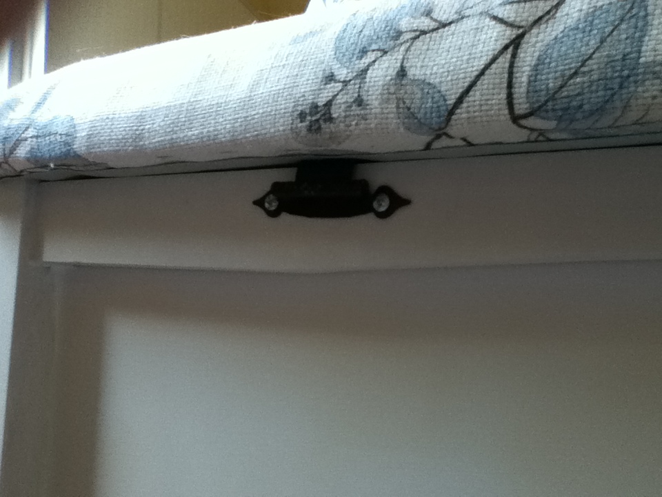 Simply aDarable Refinished Coffee Table to Storage Bench!