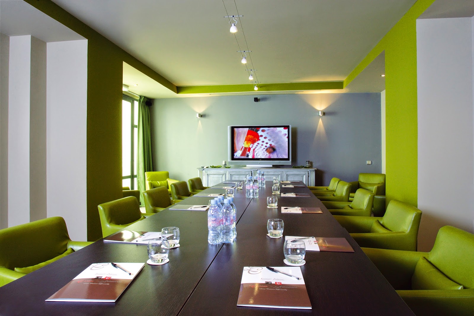 DIY Conference Room Makeover Tips Design