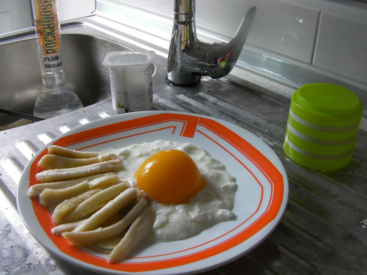 POSTRE (COMO HUEVO FRITO CON PATATAS)