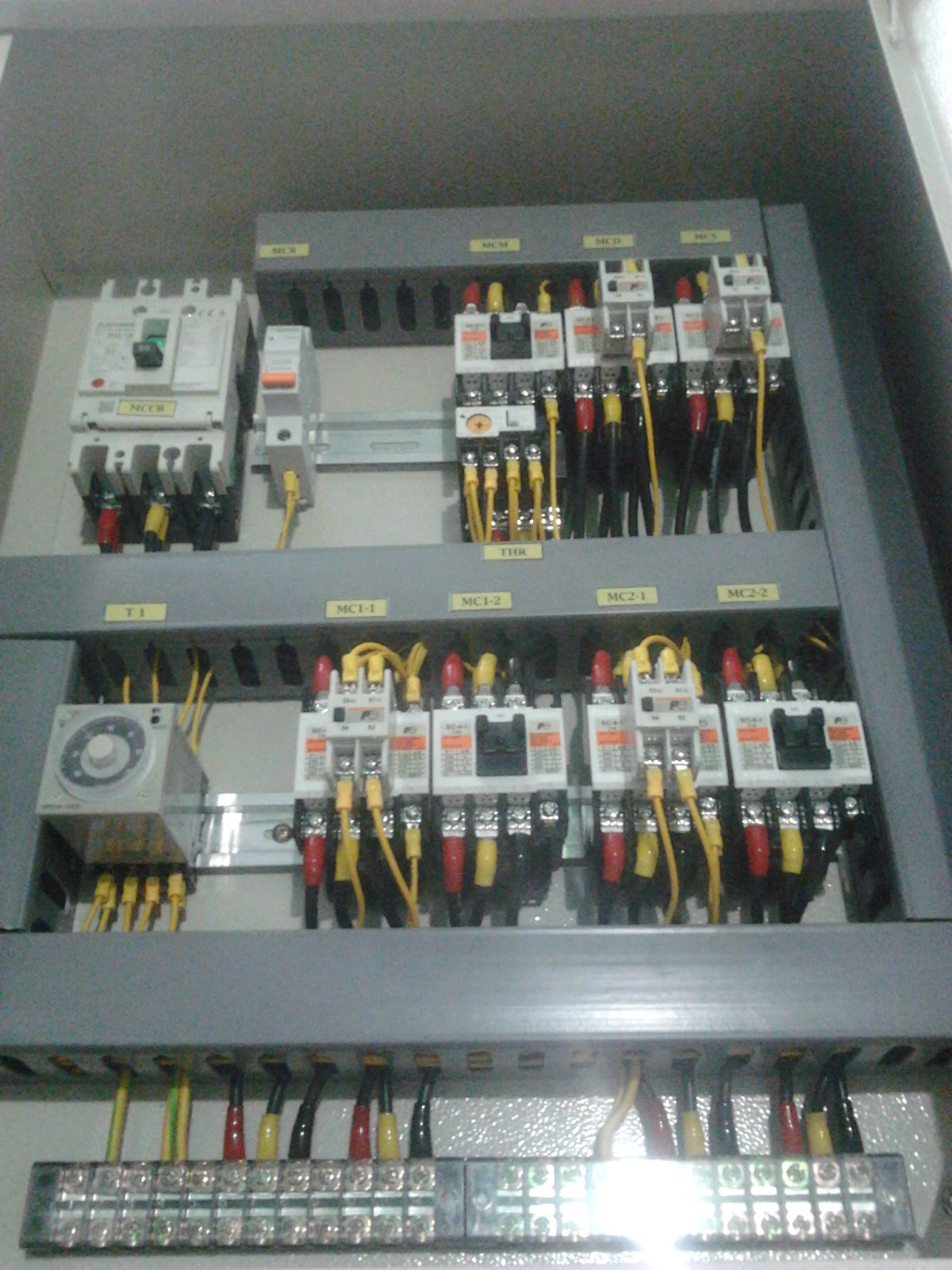 Etnik Sugitama Engineering: GAMBAR PANEL KONTROL LISTRIK POMPA AIR 3 PHASE