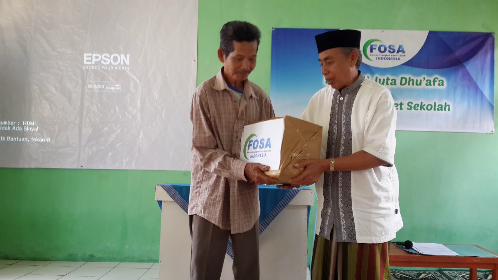 Penyerahan Simbolis Derma 1jt Dhu'afa