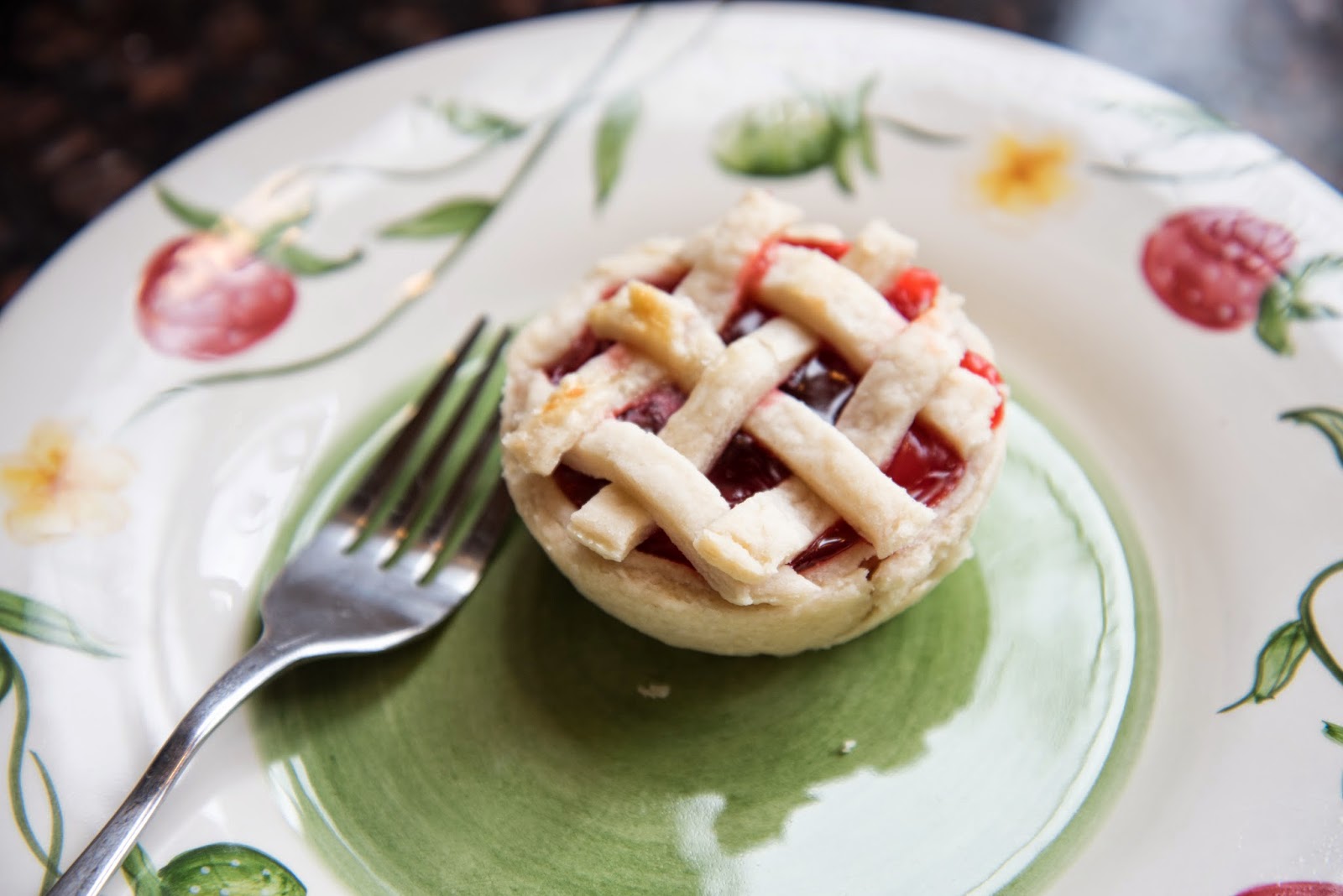 Delicious Reads Delicious Dish Mini Pies Cherry & Apple
