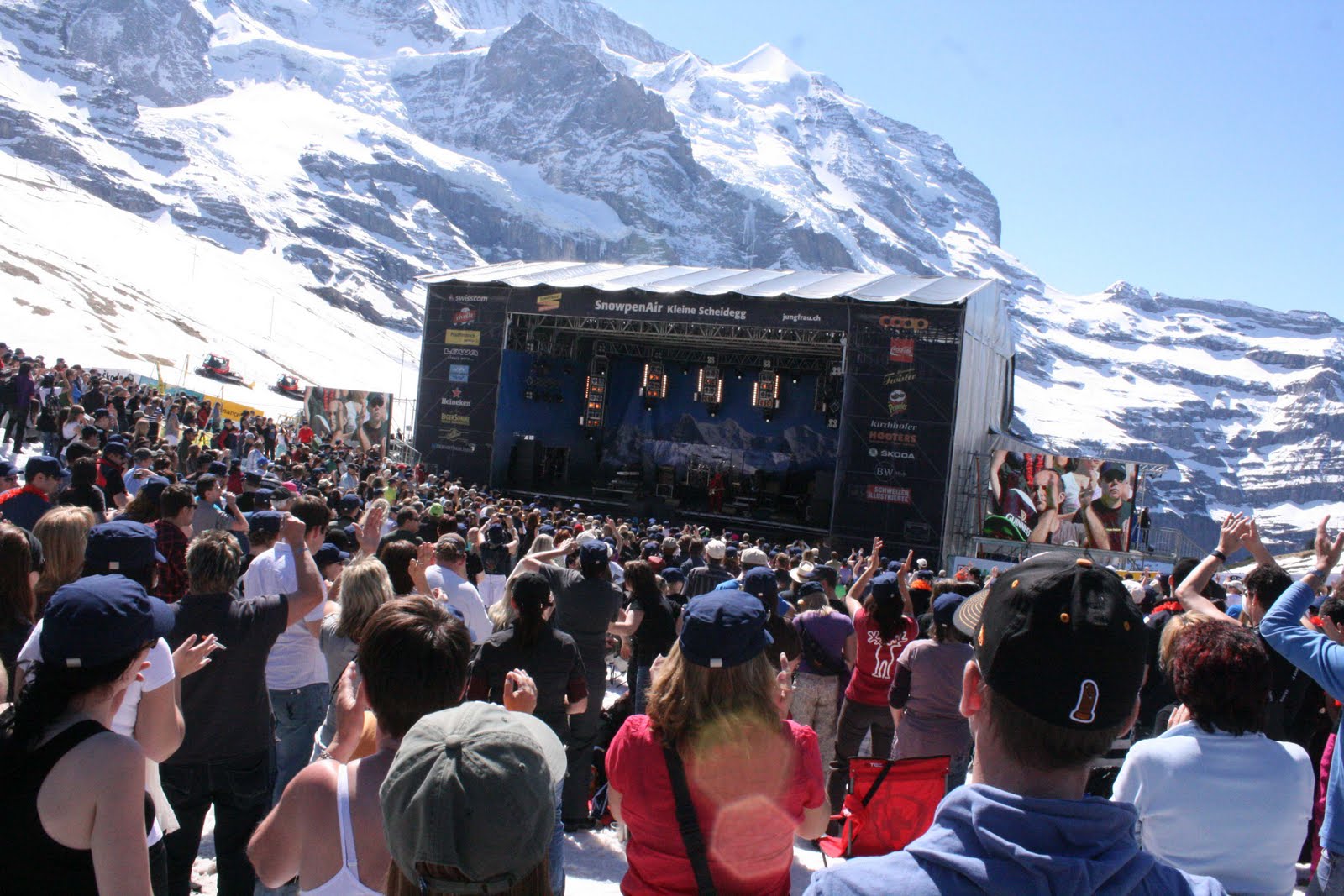 Traveller Stories SnowpenAir —an openair concert in Switzerland