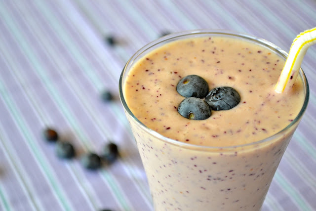 Banana Blueberry Peanut Butter Smoothie