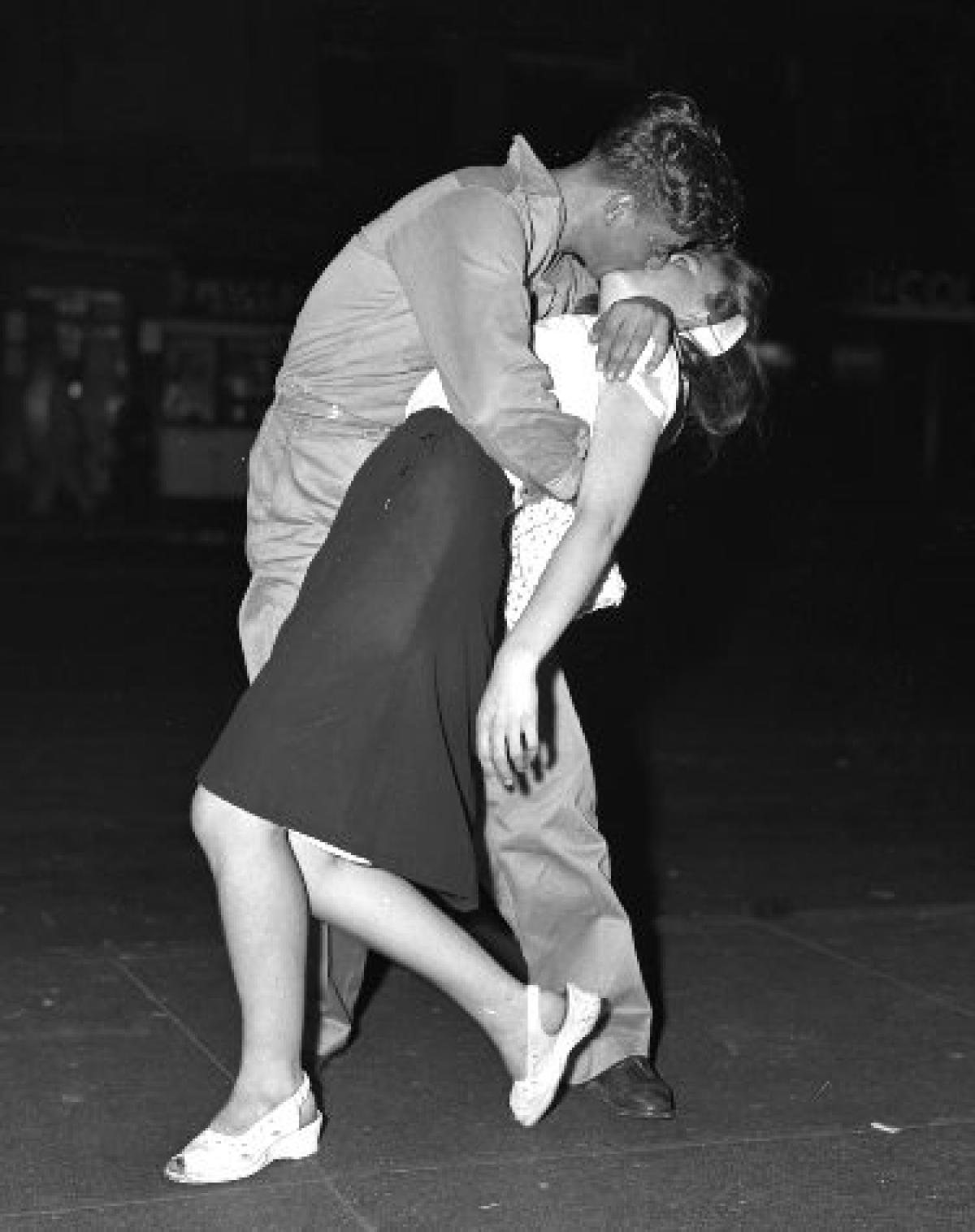 كولكشن اسخن احضان وقبلات ( حضن وبوس ) hot kiss