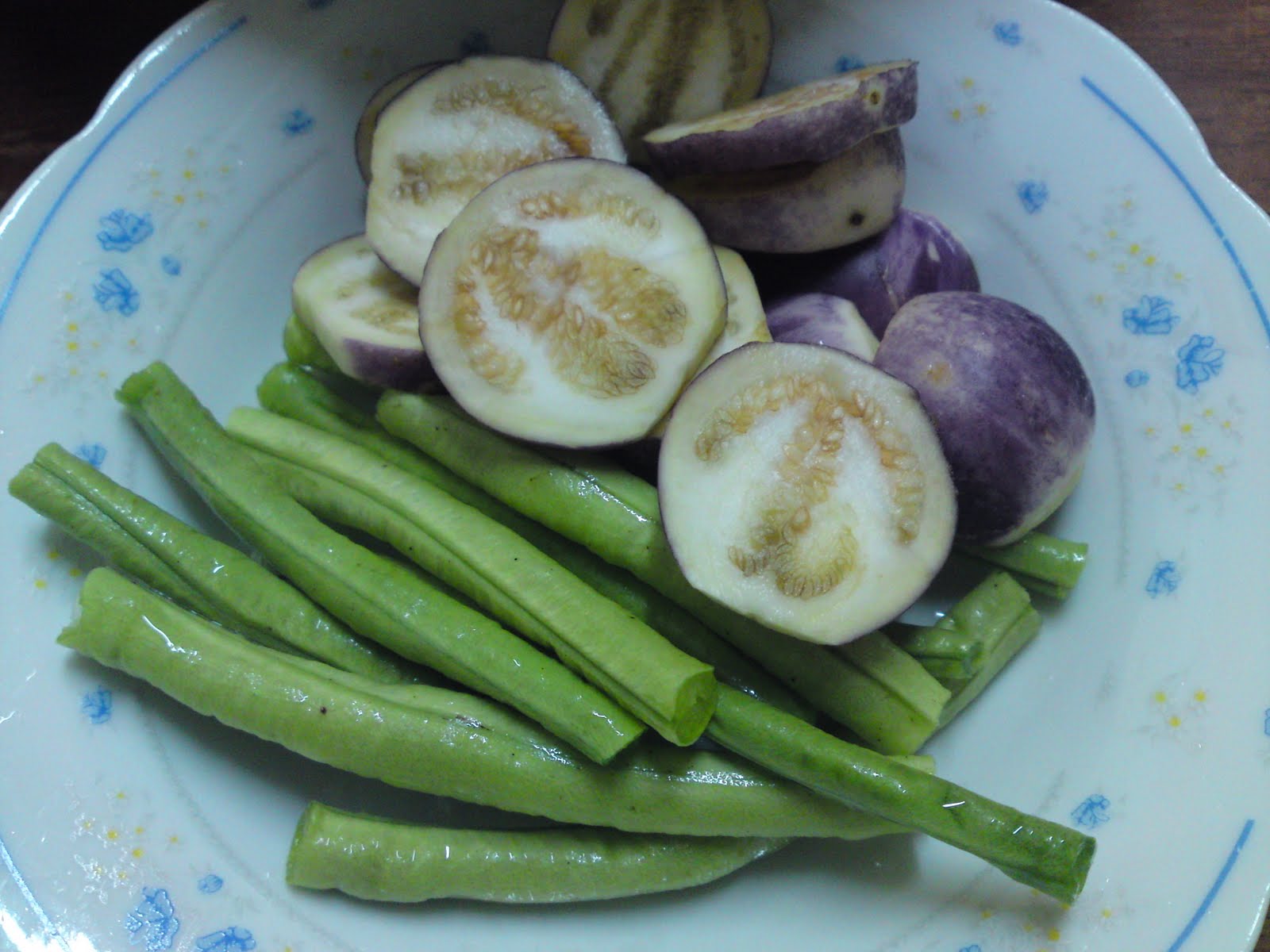 DARI DAPUR ORANG KAMPUNG TELUR GORENG DGN IKAN PEKASAM