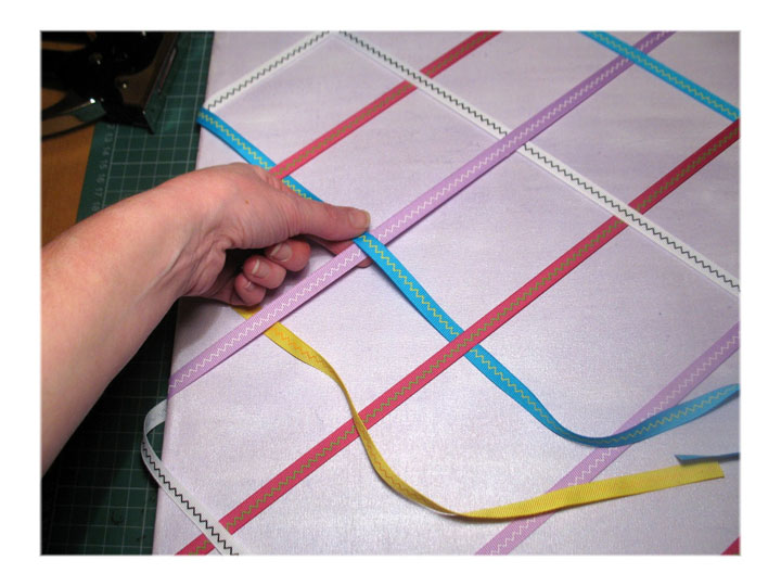 The Crafty Pad MAKE A PHOTO BOARD