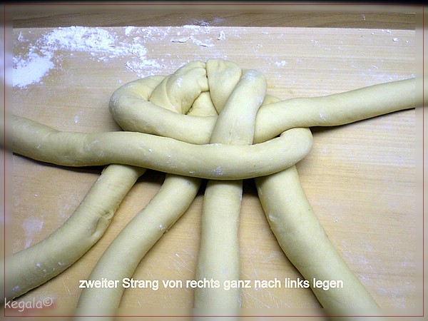Kk Kegala Kocht Hefezopf Mit 6 Strangen Und Fotoanleitung