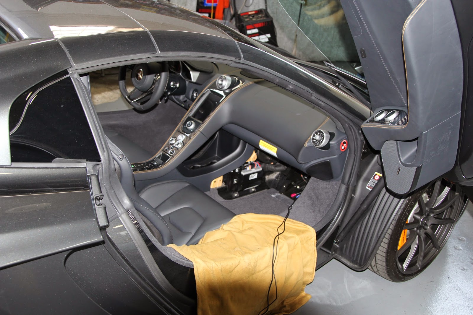 Monney Car Audio Exotic Car Radar Detector and Jammers Installation