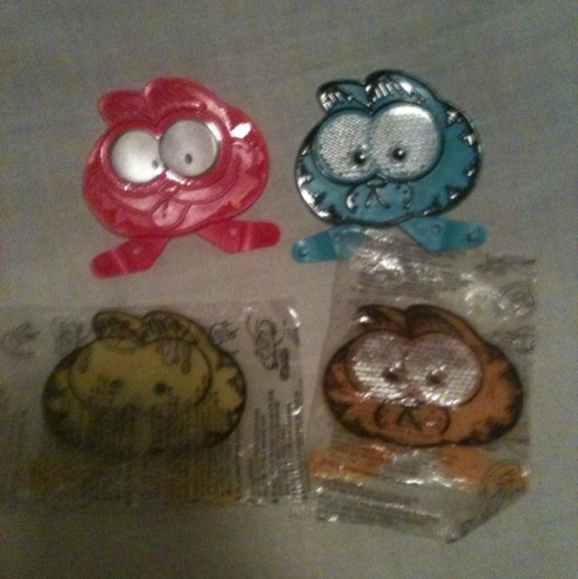 Cereal Toy Collector 80s Kelloggs Garfield Bike Reflectors Promo
