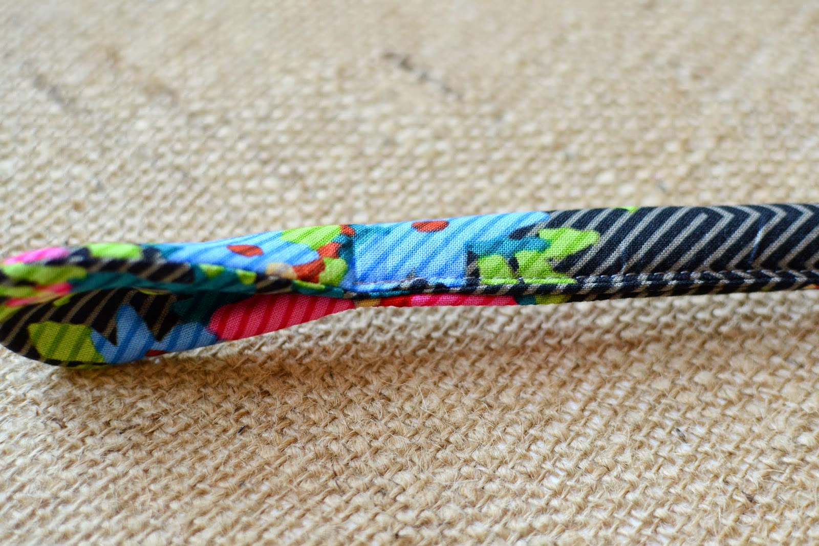 Blue Susan makes Perfect Fabric Purse Handle Tutorial