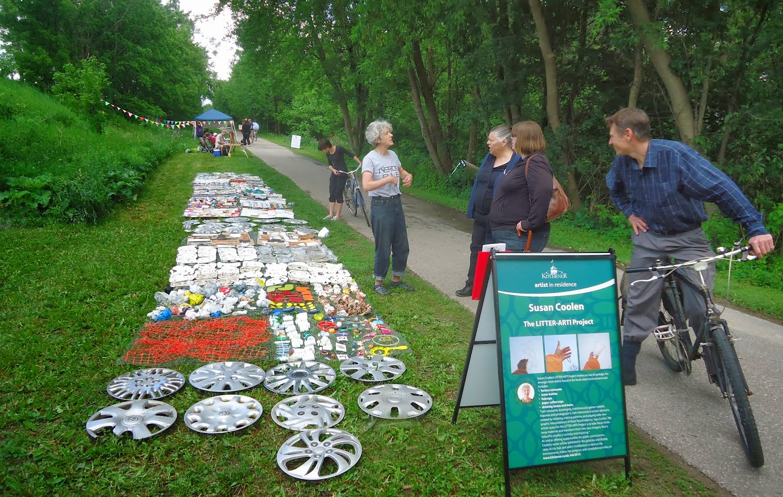 Carpet of litter - 2,500 items comprising the 50 categories of litter [50 items each]