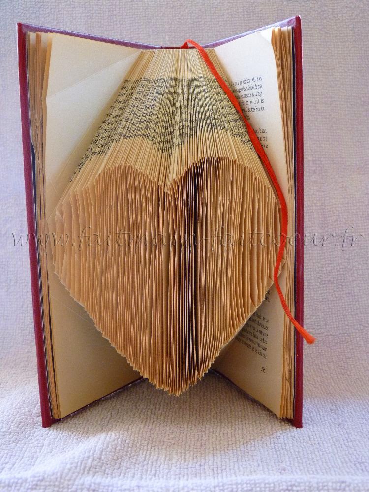 origami livre forme coeur, art book