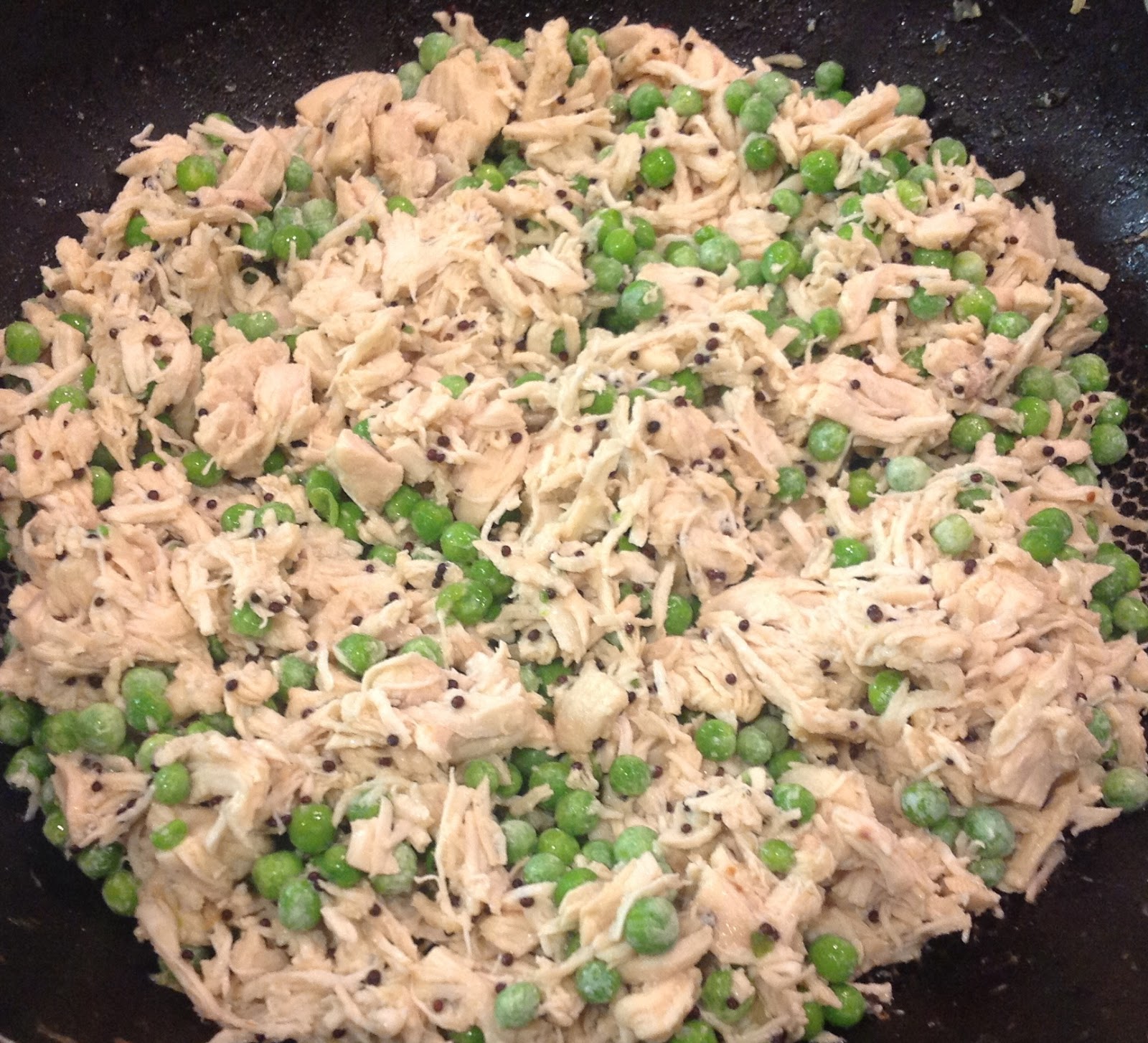 This Muslim Girl Bakes Chicken Samosa Filling