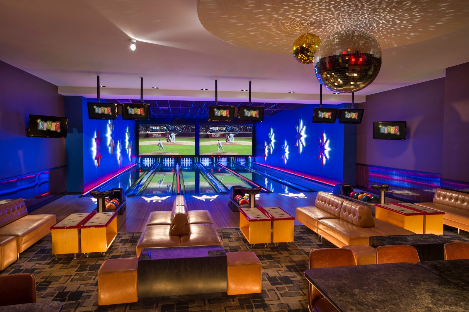 7 Kids and Us Get your Party on at Kings Bowl Orlando off