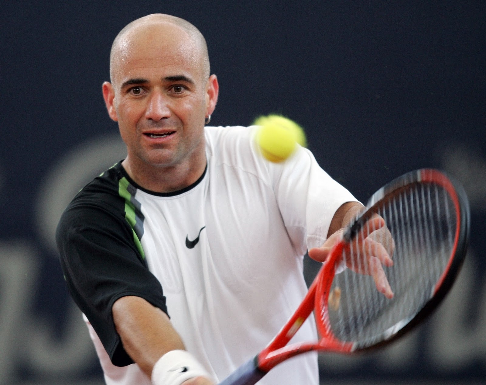 http://1.bp.blogspot.com/-VEAwCF6e75M/TxpfSYvx6KI/AAAAAAAACJc/TGDVAKi8RJ4/s1600/Andre-Agassi-1.jpeg