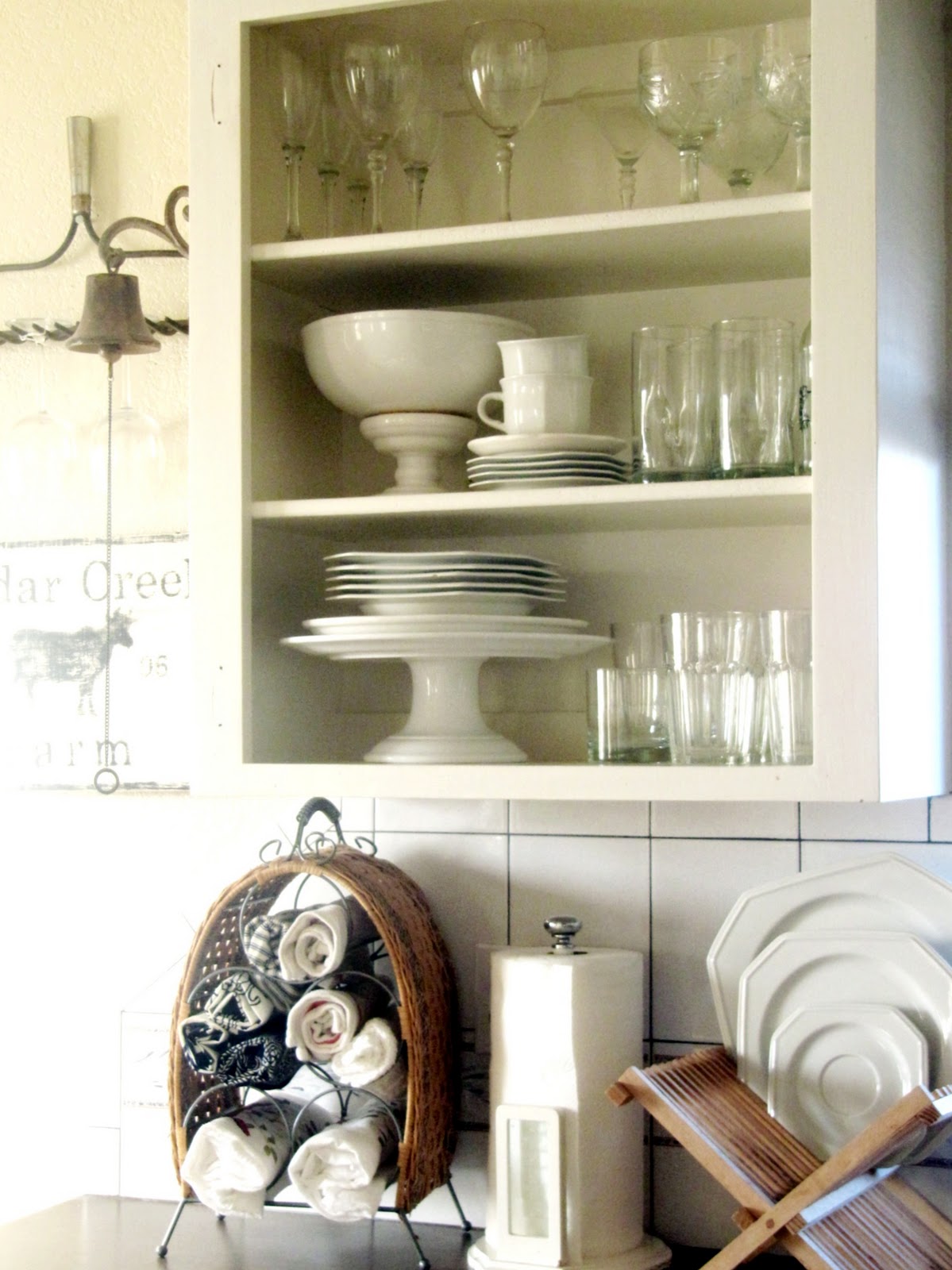 A Cute Way to Display Dish Towels The Wicker House
