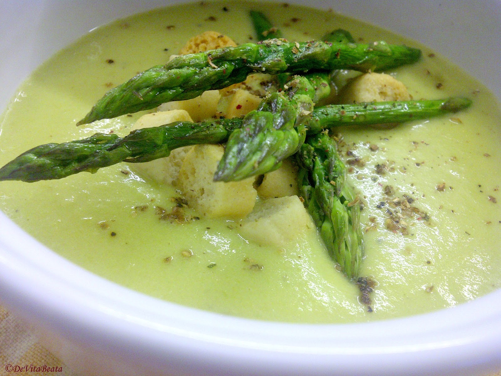 Disturbingly Delicious Supa Crema De Sparanghel