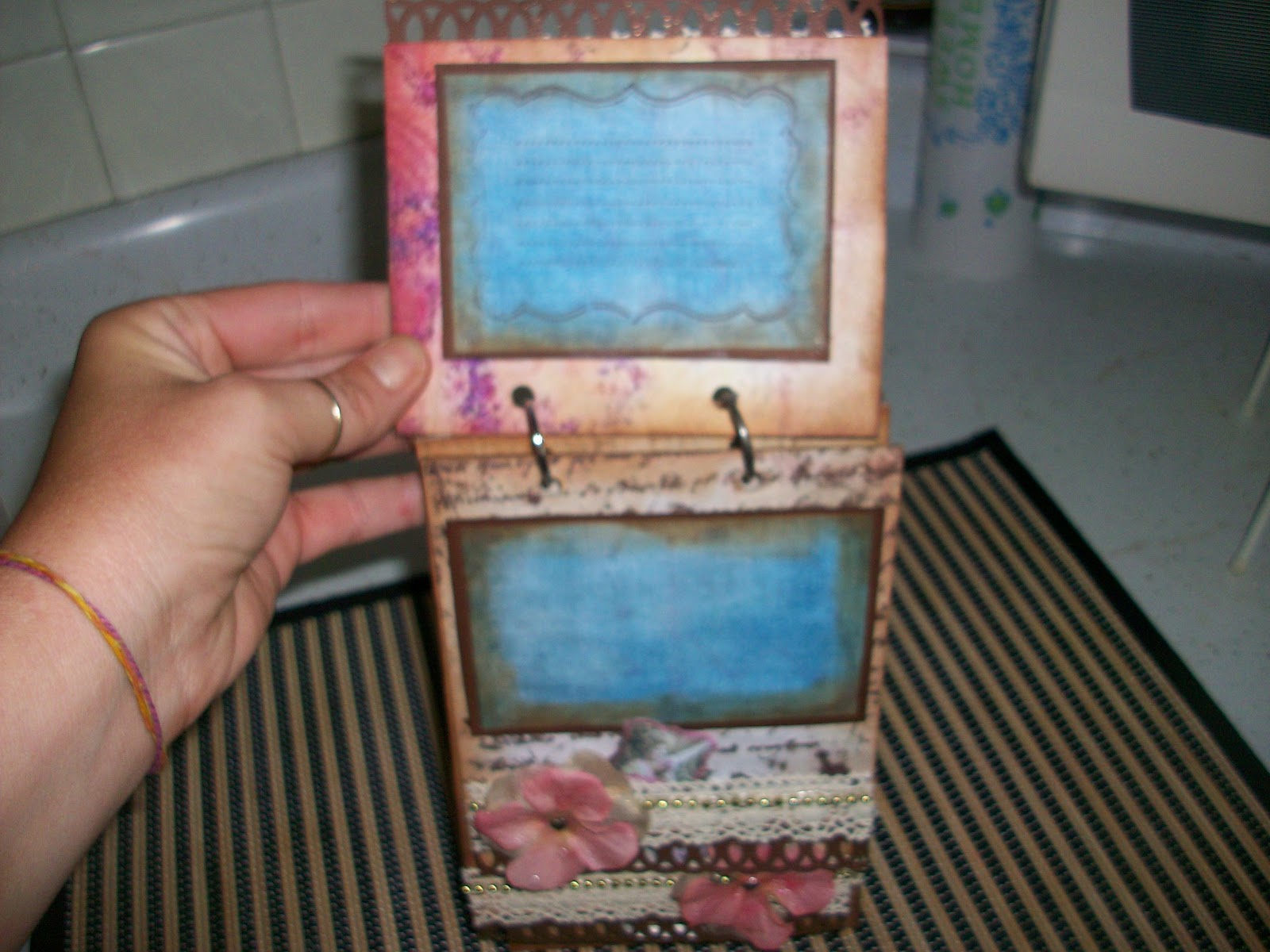 Jklclan studio Stand up flip photo album with dimentions.