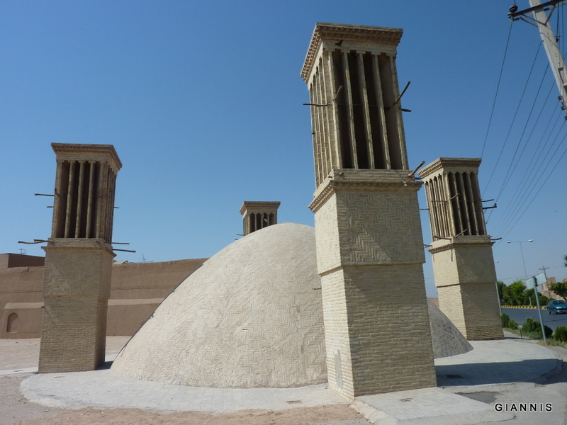 P1010119 Yazd, city of badgirs (windtowers).JPG
