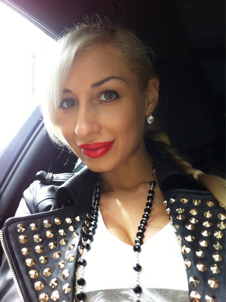 Sexy Venera Fans: January 2013