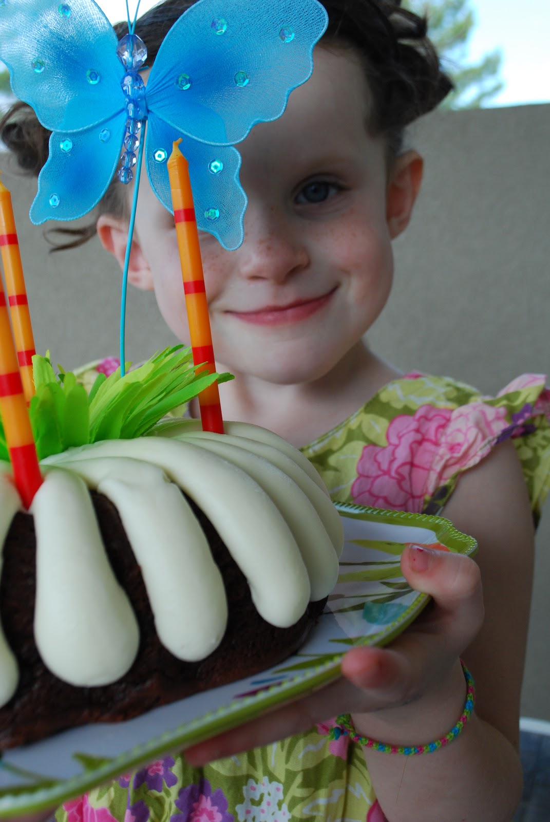"Isabelle Thornton" Le Chateau des Fleurs Butterfly cake tutorial