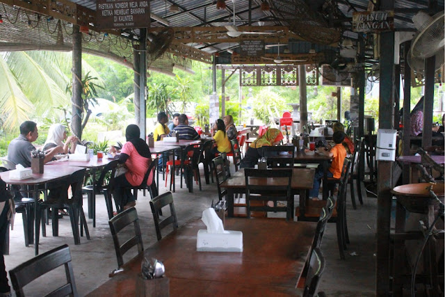 FauziahSamad.com SELAK UDANG BARU JUMPA MI DI GERAI MAK JAH KUALA SEPETANG